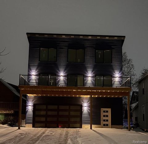 2431 Armour St Port Huron City MI 48060