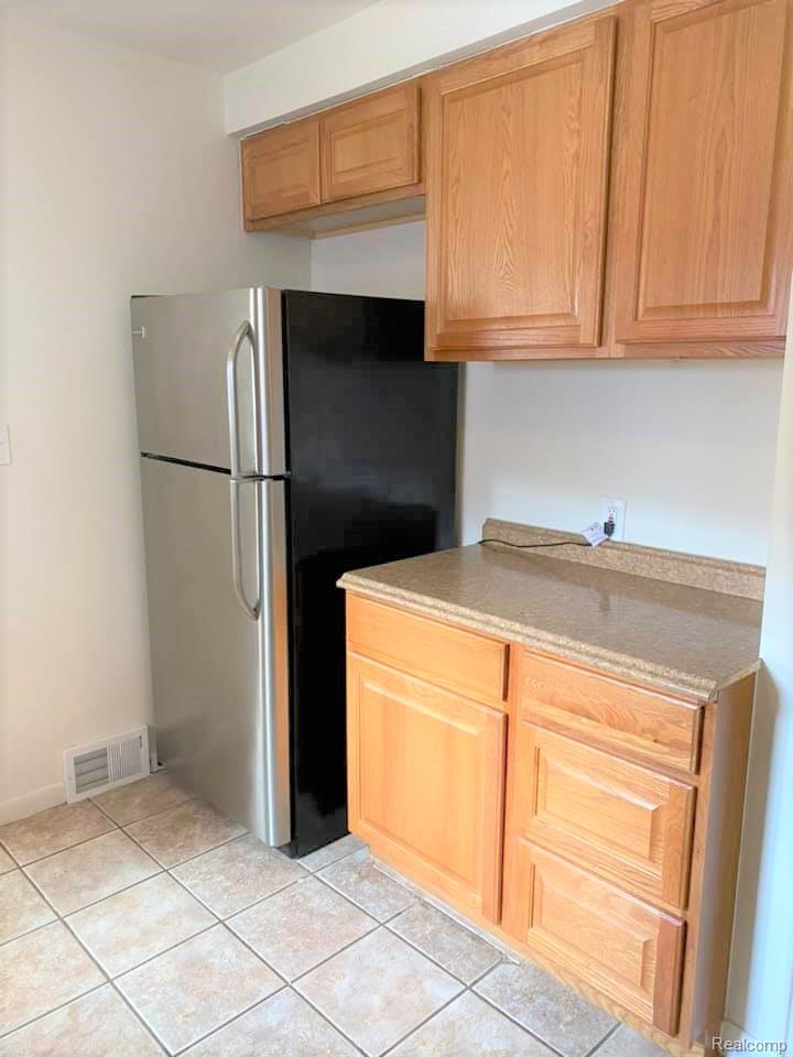 25 HIGHLAND AVE UNIT 2