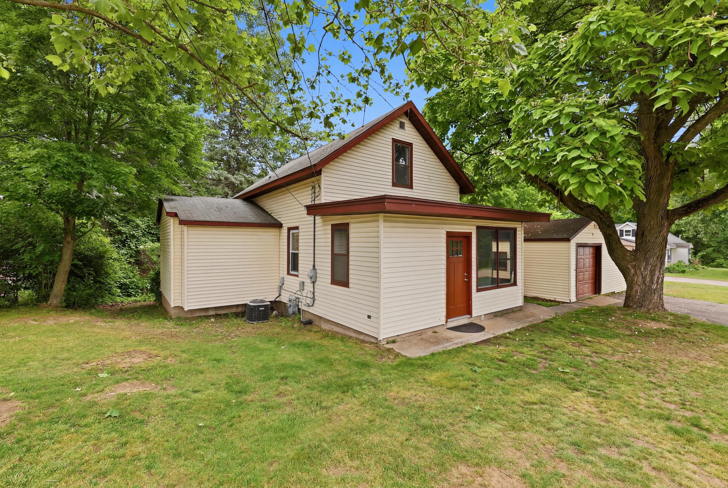 347 6 Mile Road NW