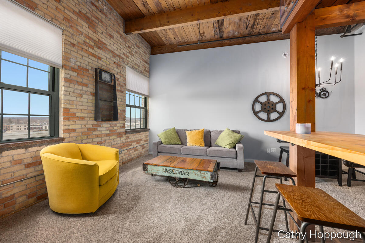 940 Monroe Avenue NW 545