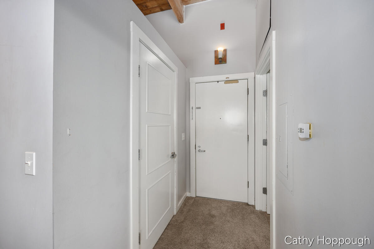 940 Monroe Avenue NW 545