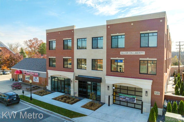 120 E LIBERTY ST # 204, MILFORD, MI 48381 - Image 0ecc5dffb8aec2dbbbaddae78f583ab3/2821464478