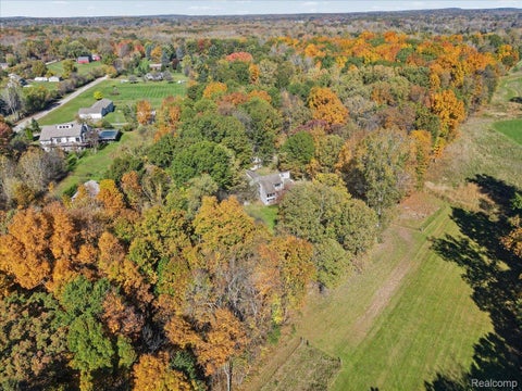 Tiny photo for 2090 Sherwood Court, Ortonville Village, MI 48462 (MLS # 20261084498)
