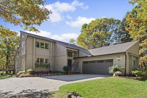 Photo of 2090 Sherwood Court, Ortonville Village, MI 48462 (MLS # 20261084498)
