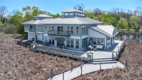 2350 Crane Road Fenton Charter Township MI 48430
