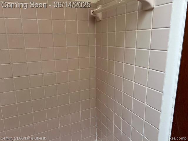 6423-25 EVERGREEN Road