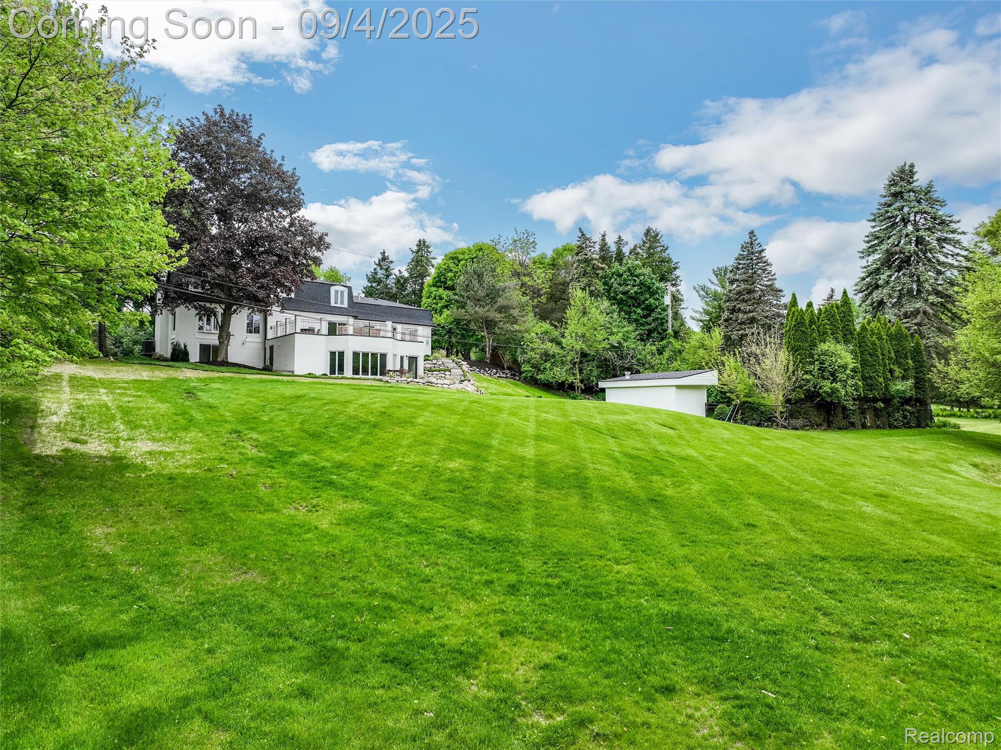 941 Viewland Drive