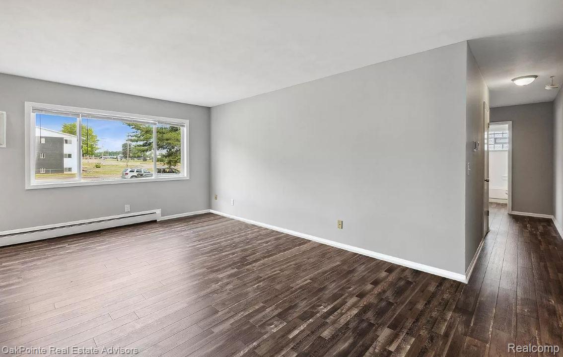 4221 N Grand River Avenue