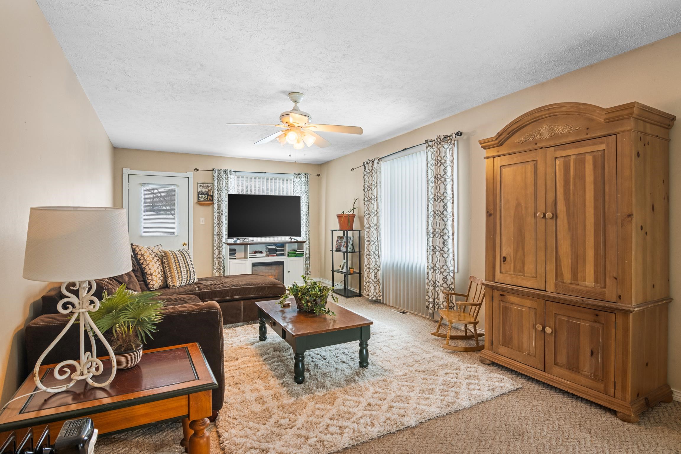 1317 E Wexford Avenue