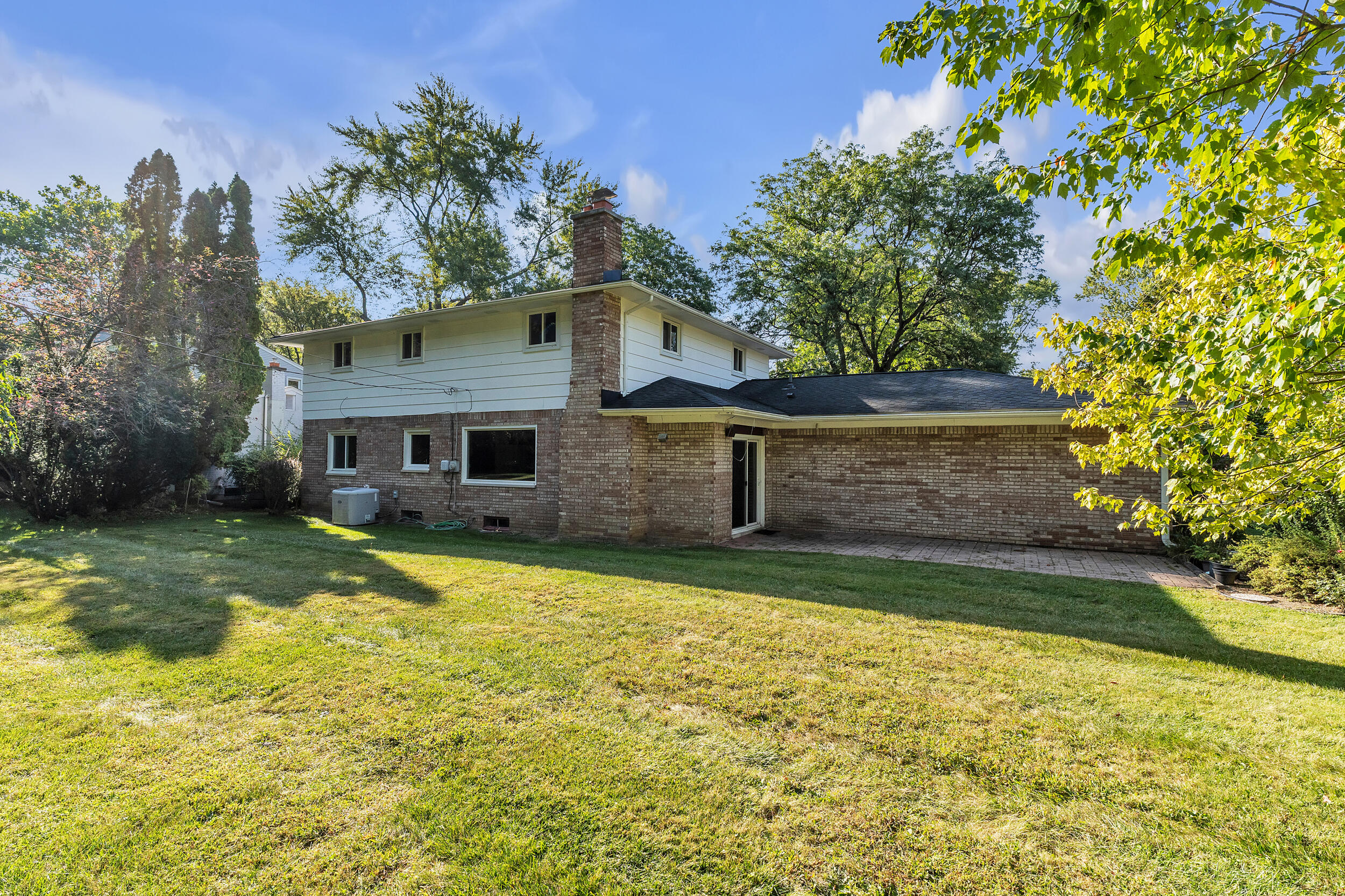 3523 Larchmont Drive