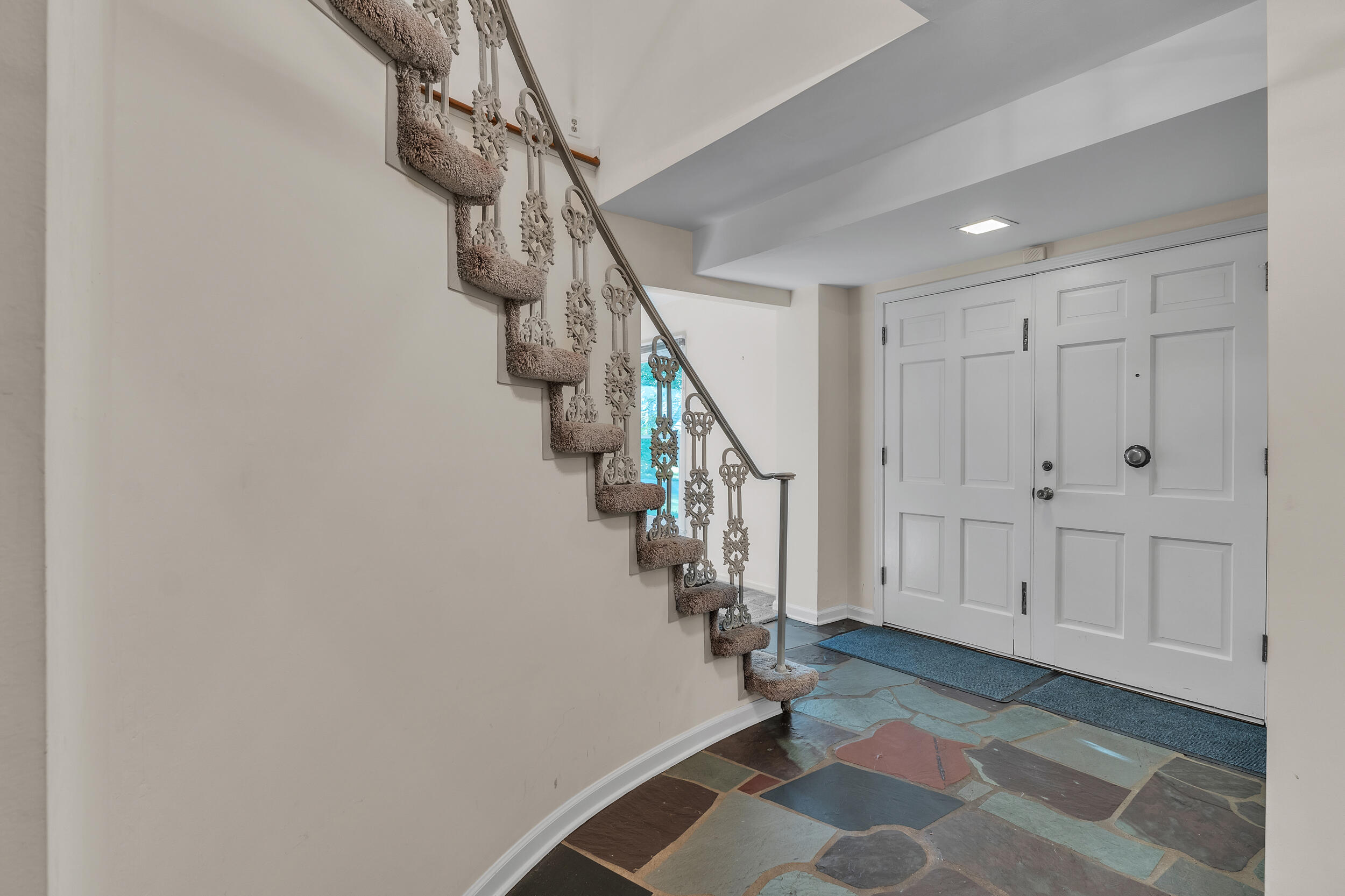 3523 Larchmont Drive