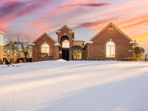 7364 Essex Drive West Bloomfield Charter Township MI 48322