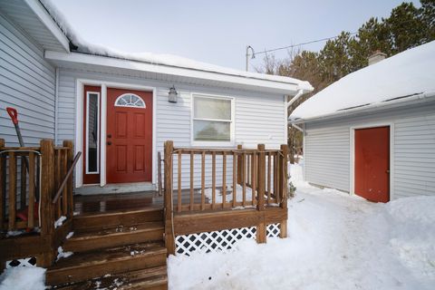 A home in ManisteeTownship_Manistee