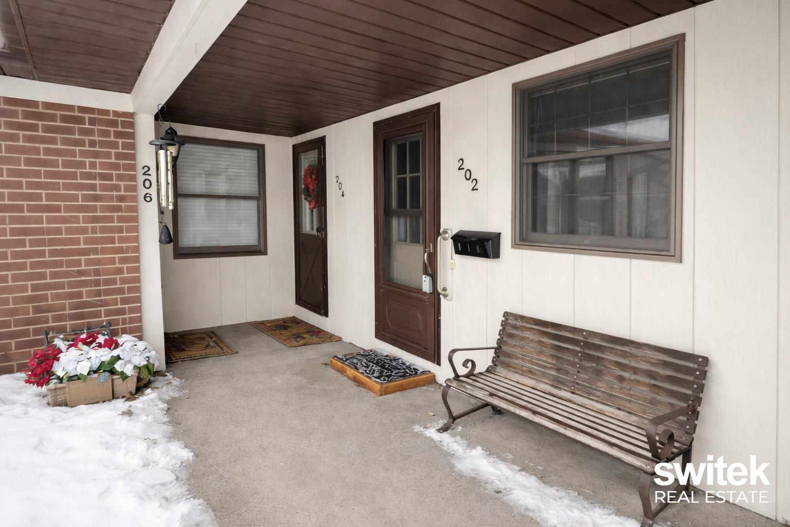 202 Bona Vista Drive NW