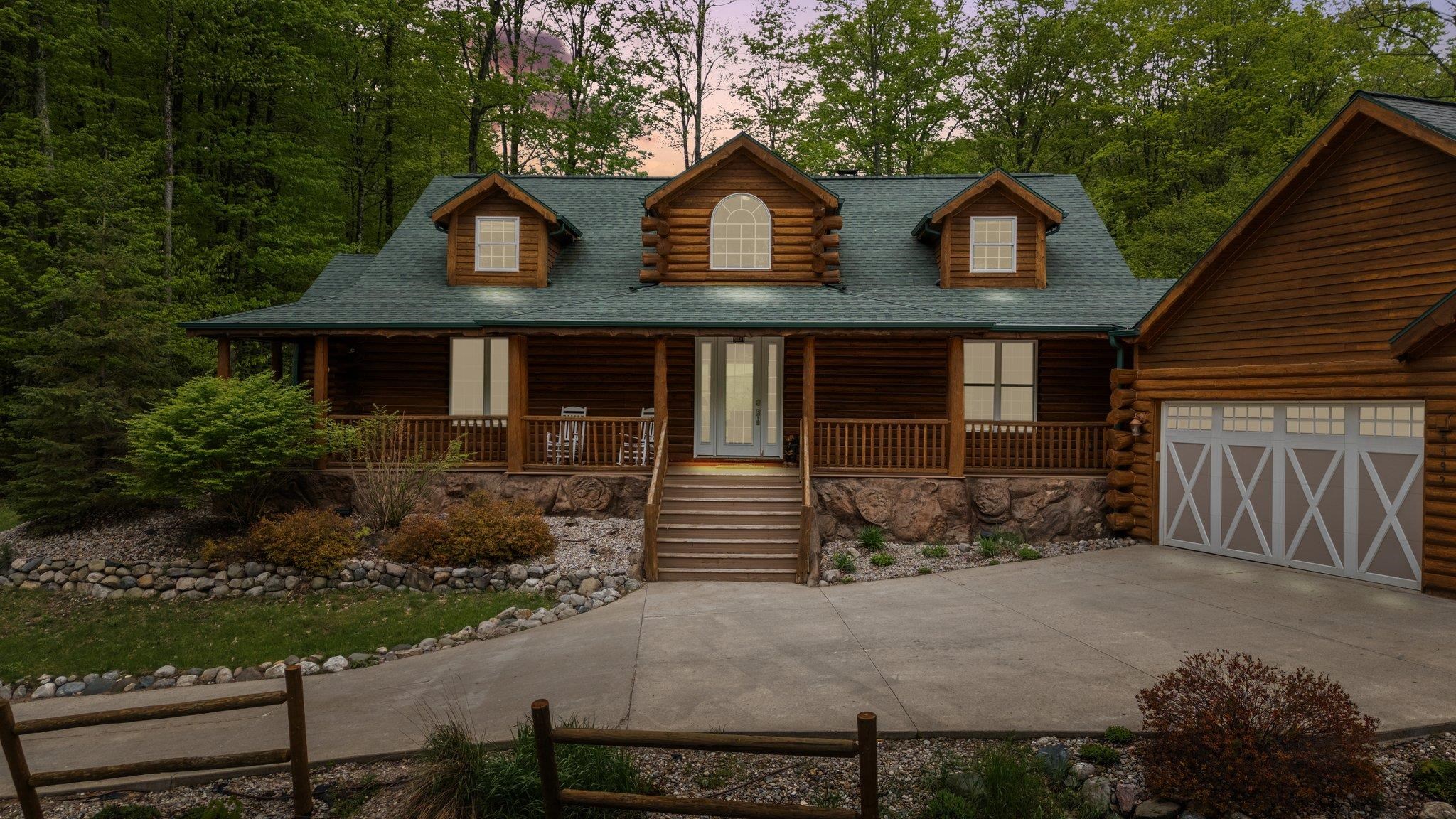 5592 Troon North
