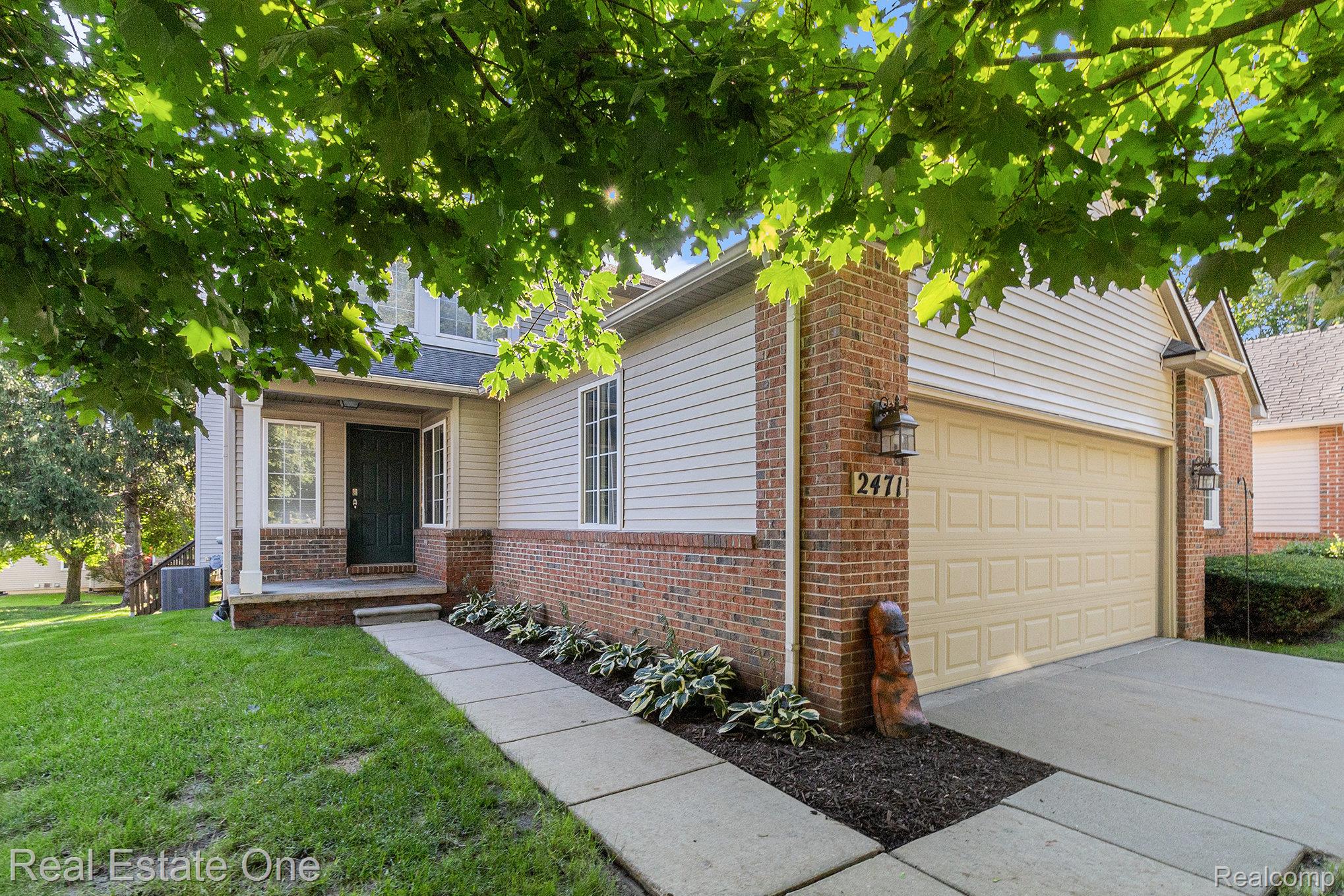 2471 Woodcliff Trail