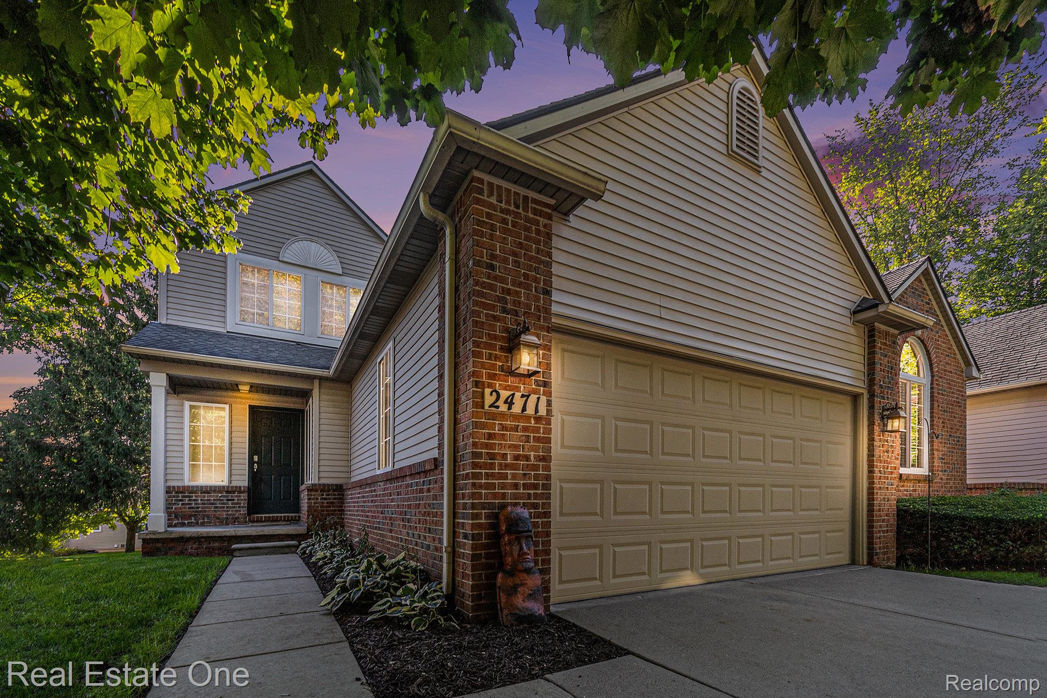 2471 Woodcliff Trail
