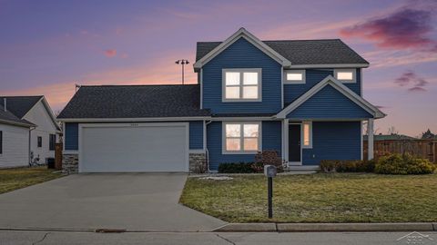 5663 S Stone Briar Lane Tittabawassee Township MI 48623