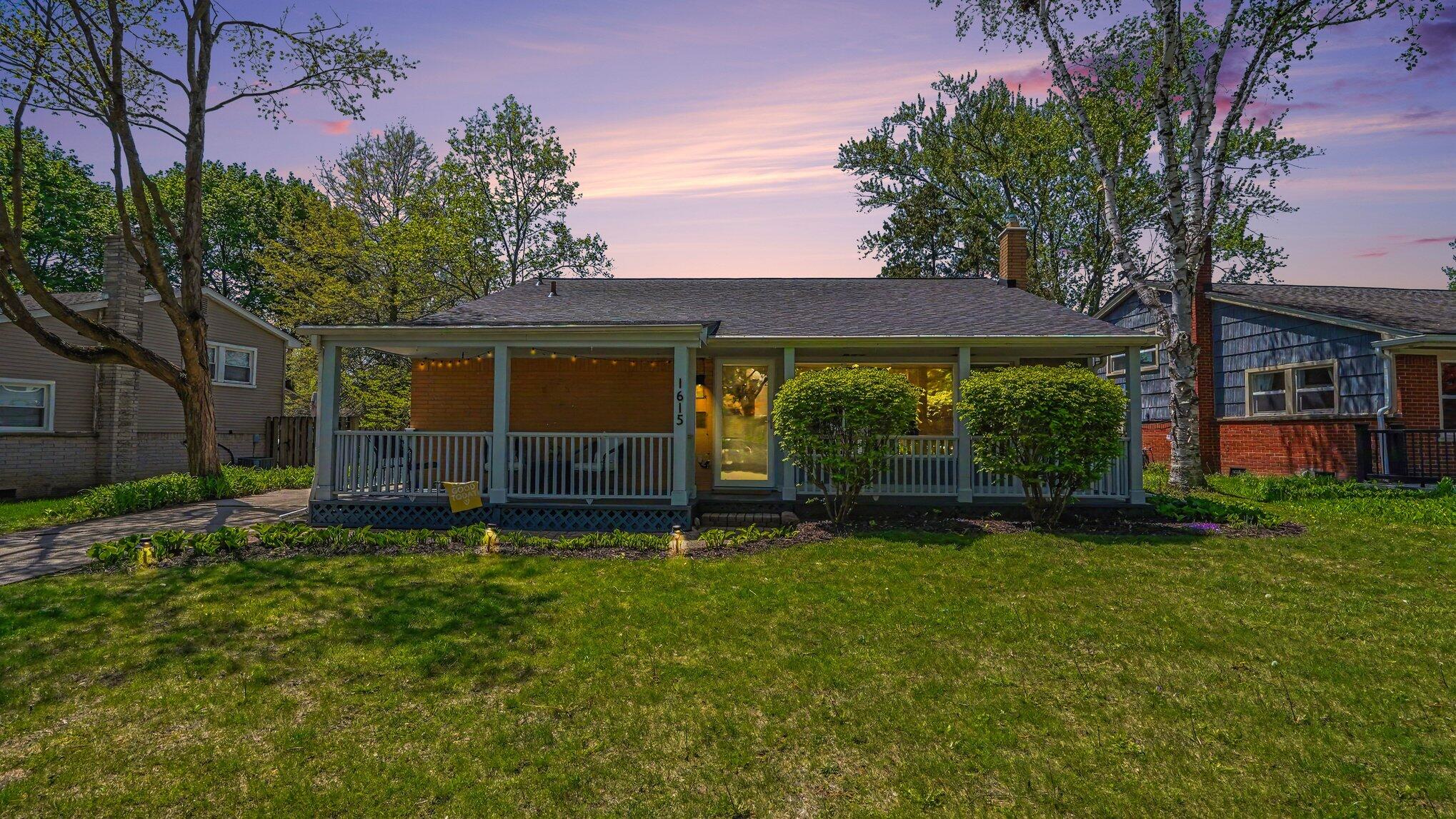 1615 Saunders Crescent