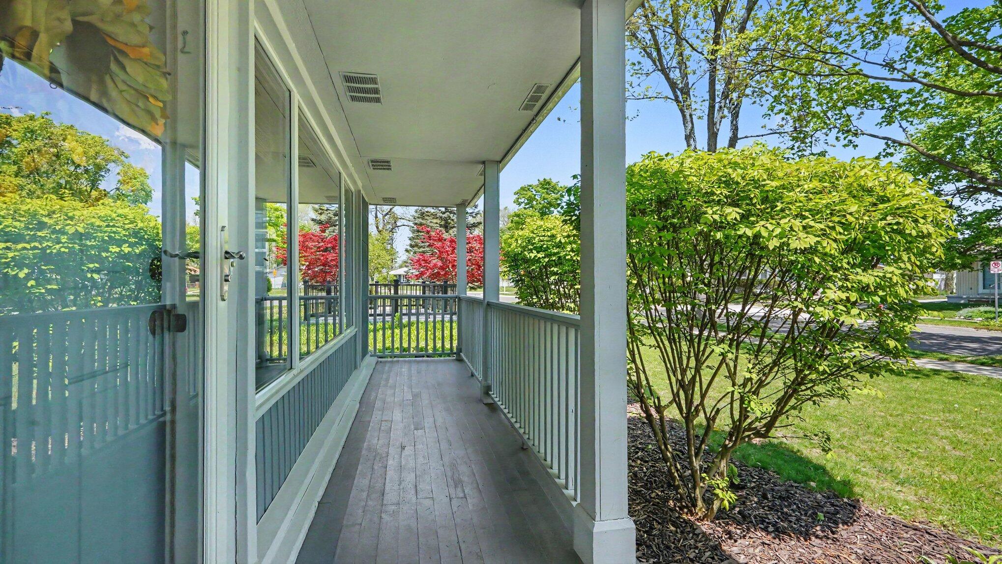 1615 Saunders Crescent