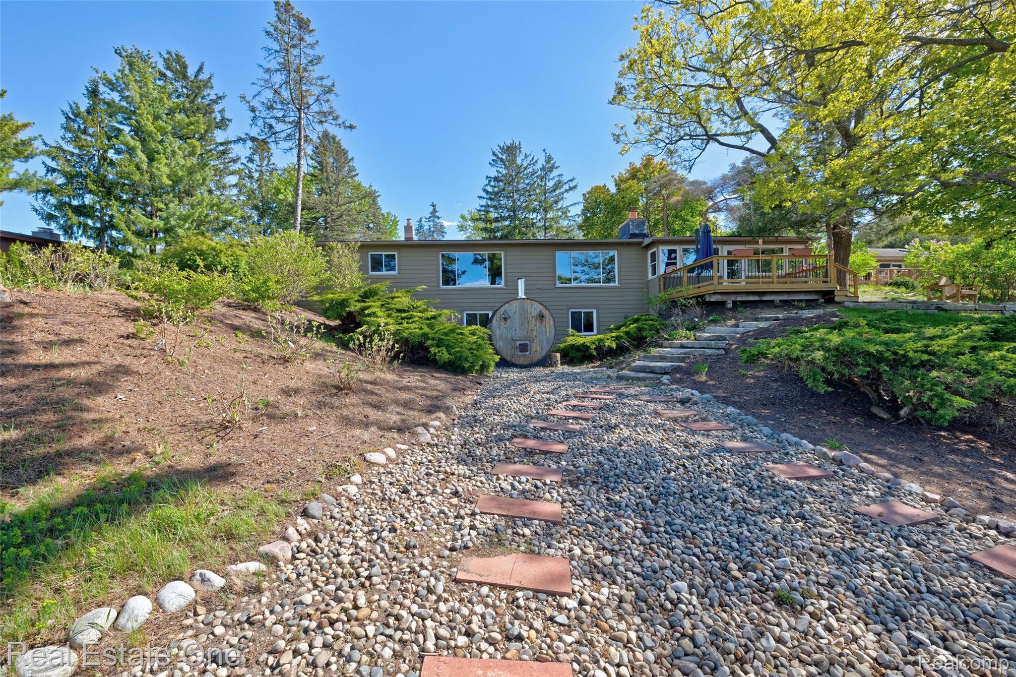 1140 Seneca Road