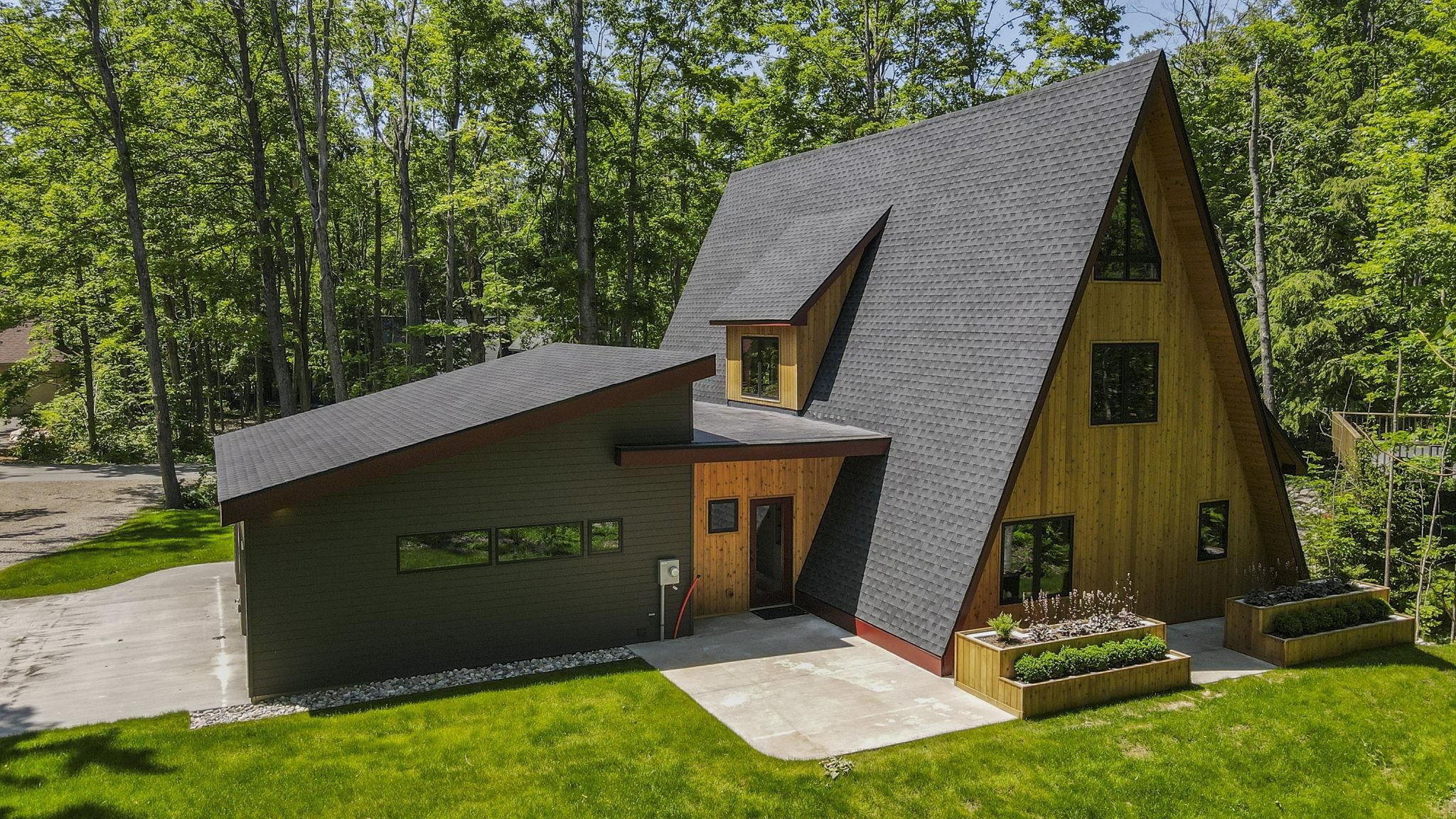 5277 Tyrol Lane