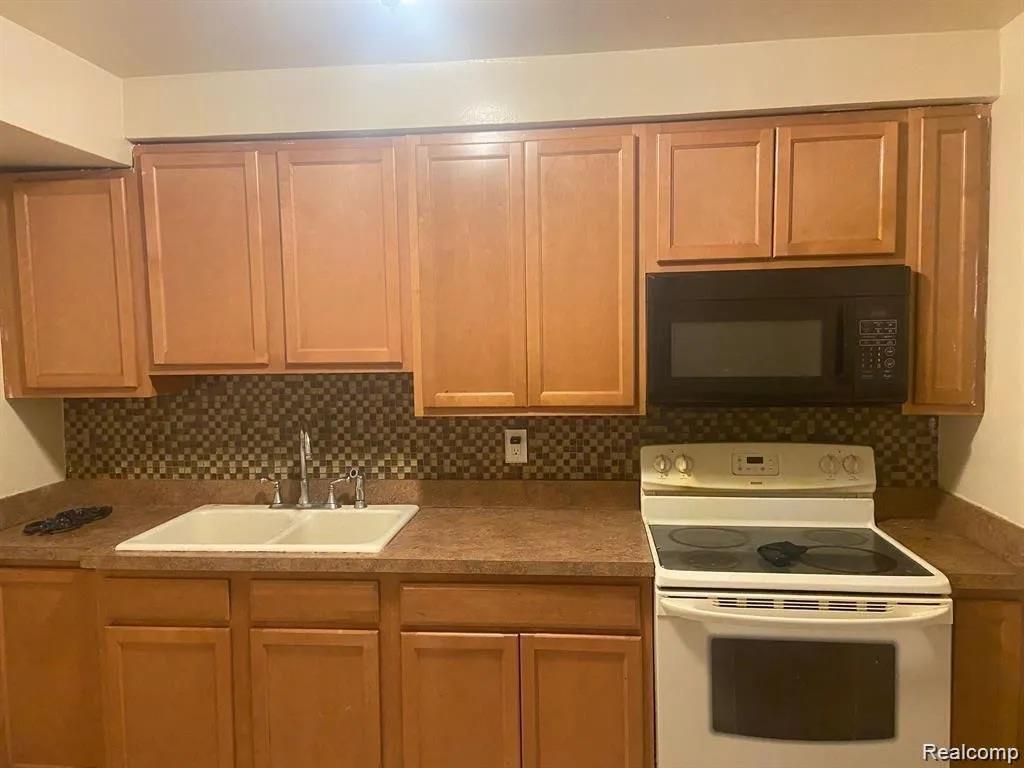 18418 Edinborough Road