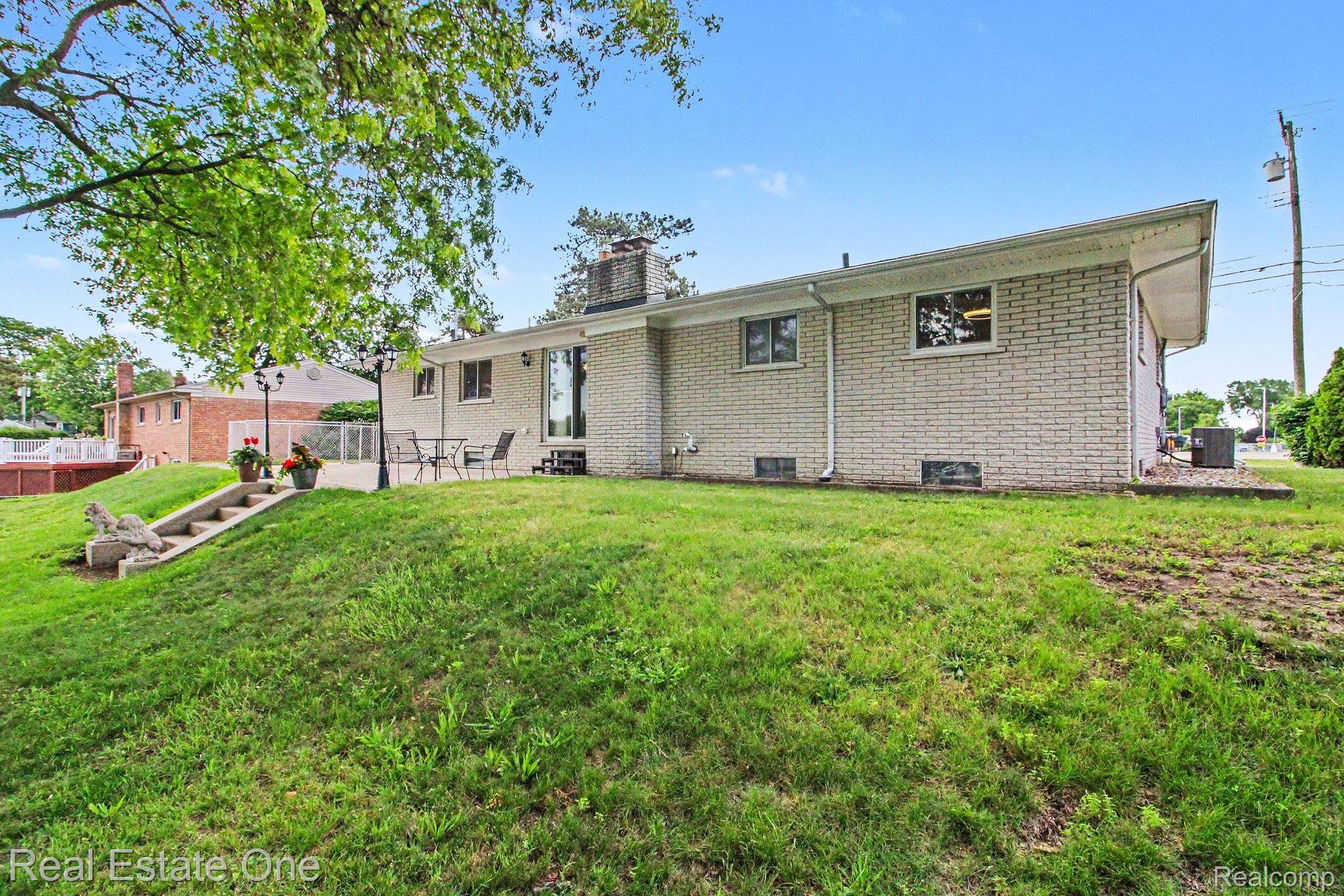 1347 E Square Lake Road