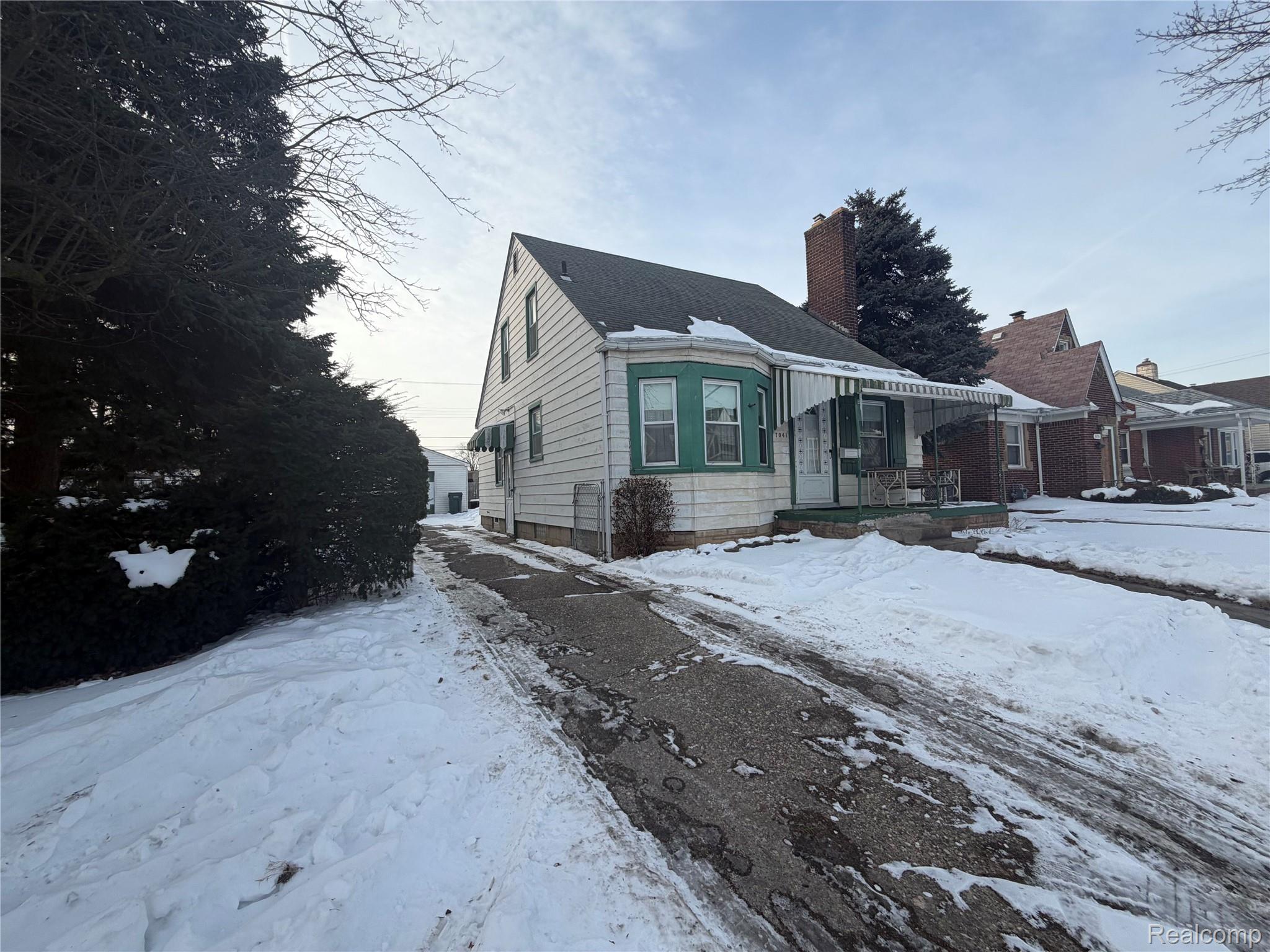 7041 Yinger Avenue