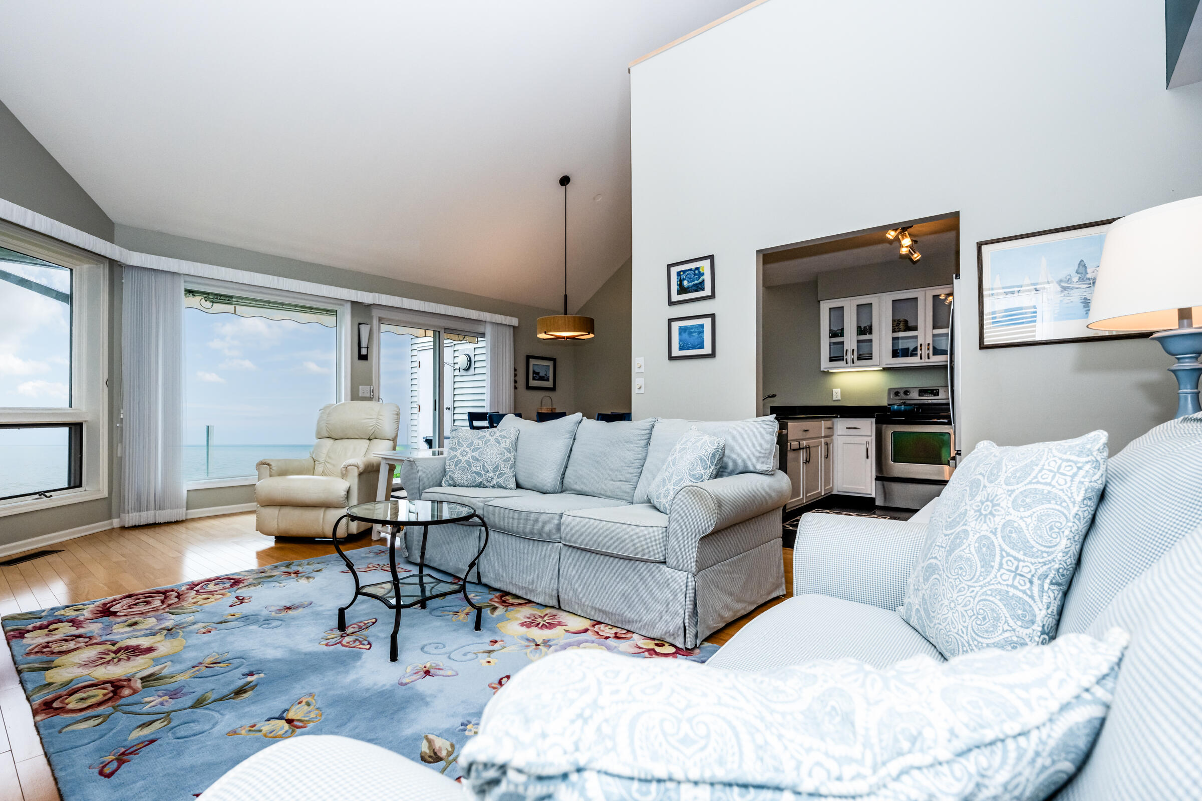 1810 Lakeshore Drive 7