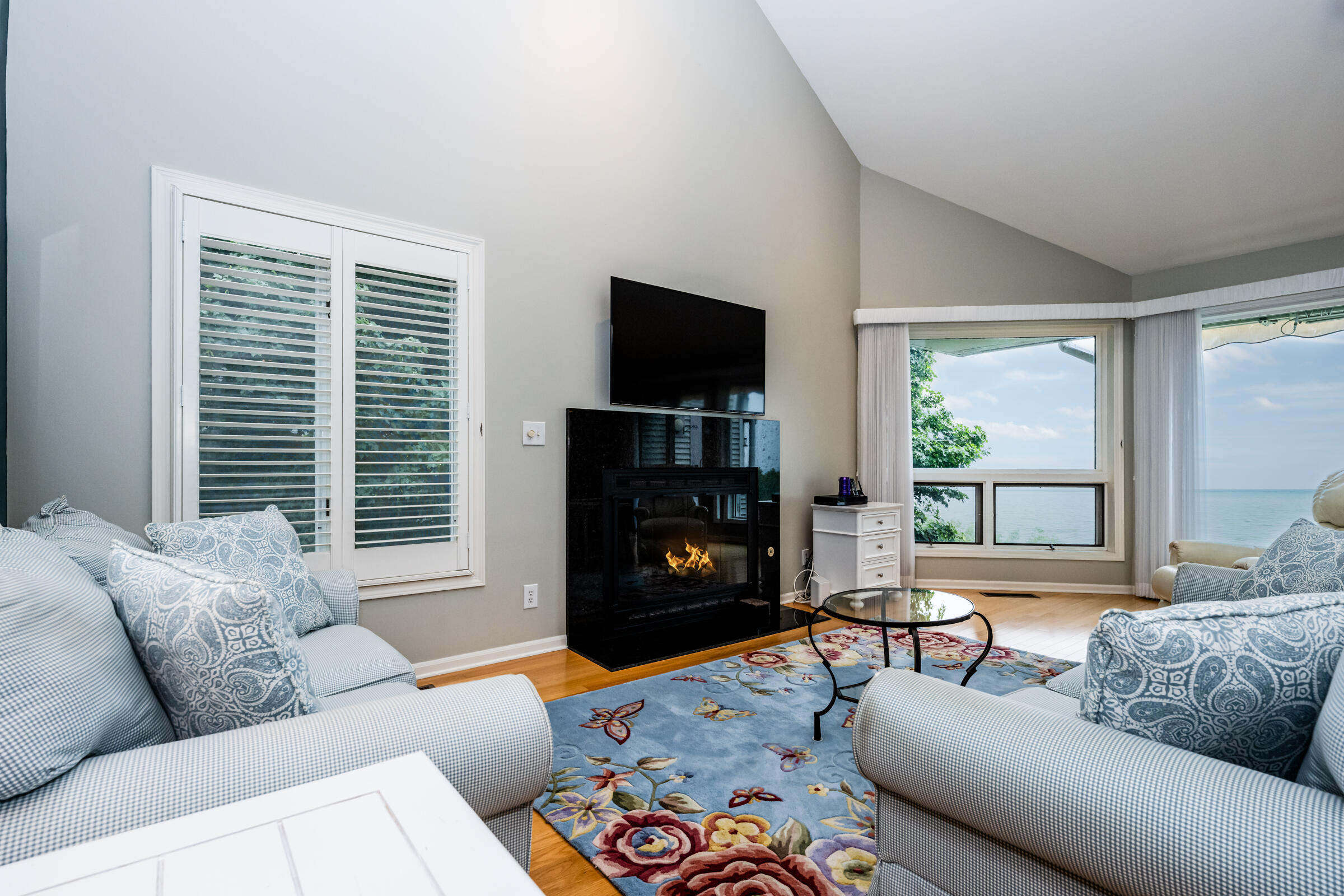 1810 Lakeshore Drive 7