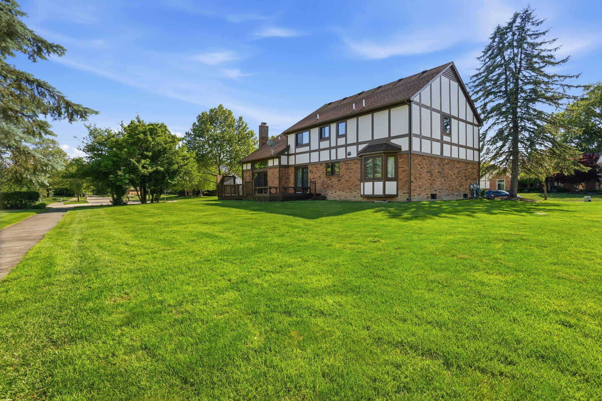 1176 Bradbury Drive