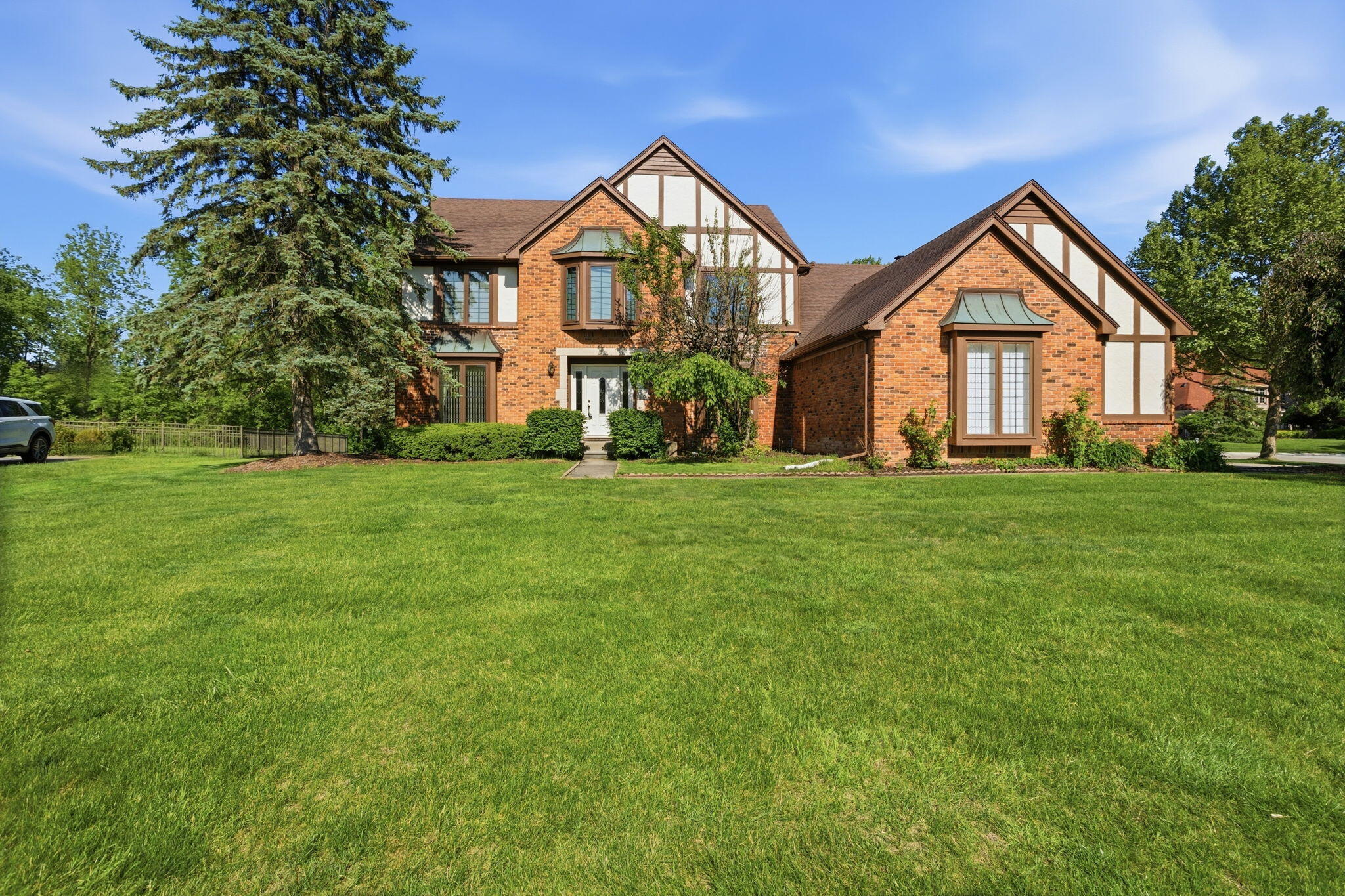 1176 Bradbury Drive