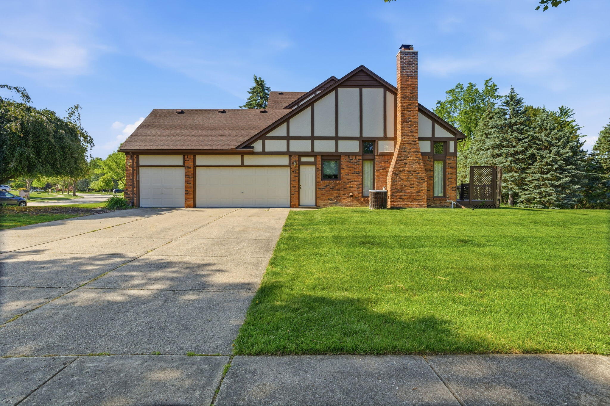 1176 Bradbury Drive