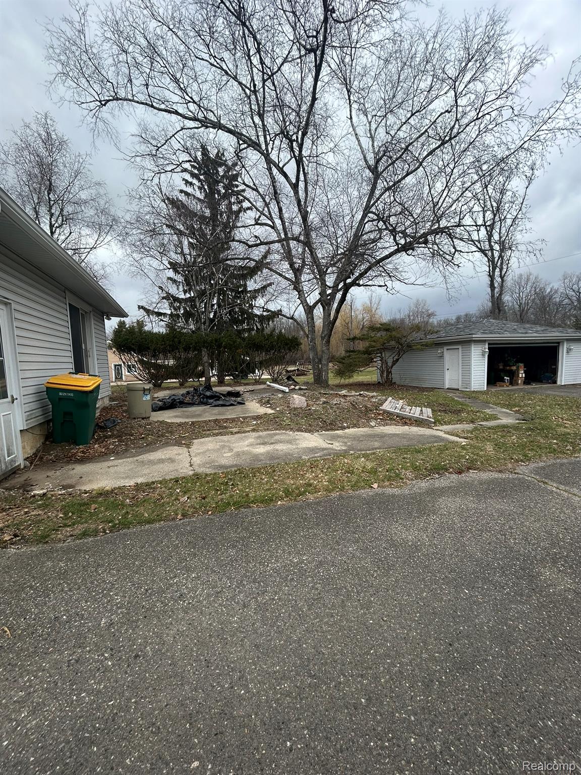 28010 Rollcrest Road