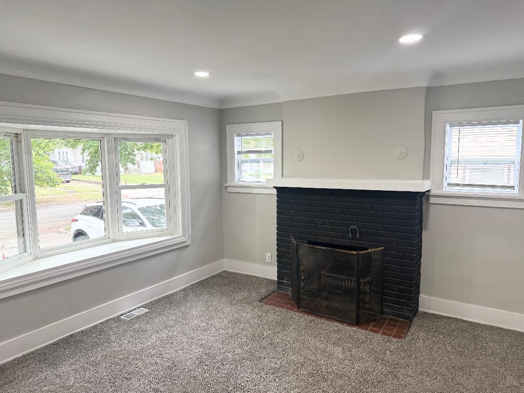 200 W Ainsworth Street