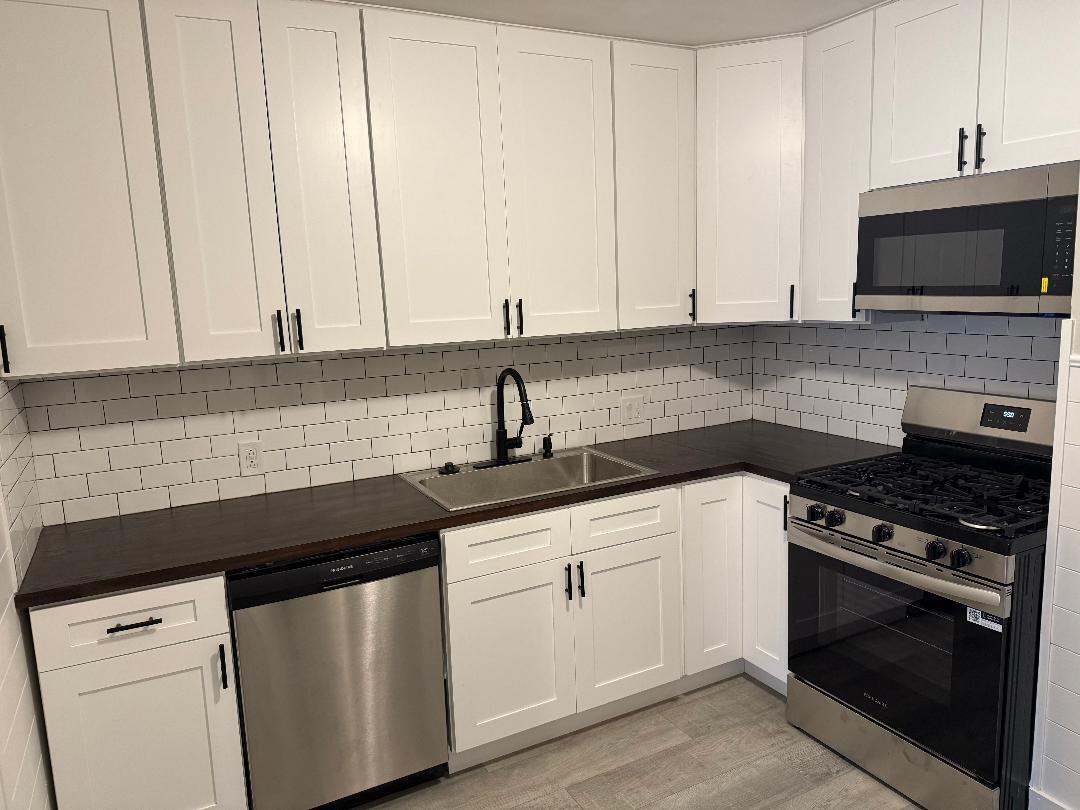 200 W Ainsworth Street