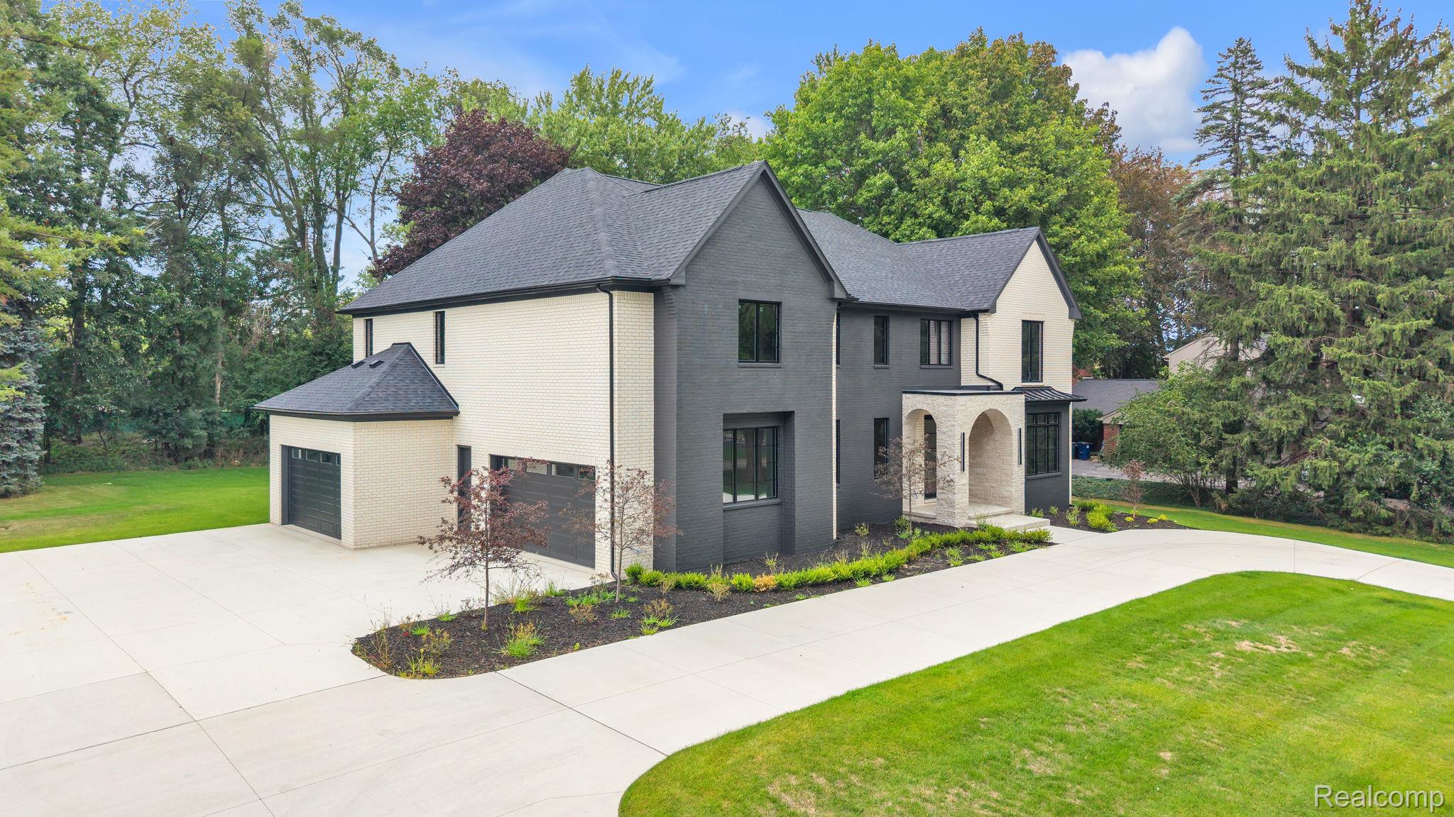 4546 Niagara Lane