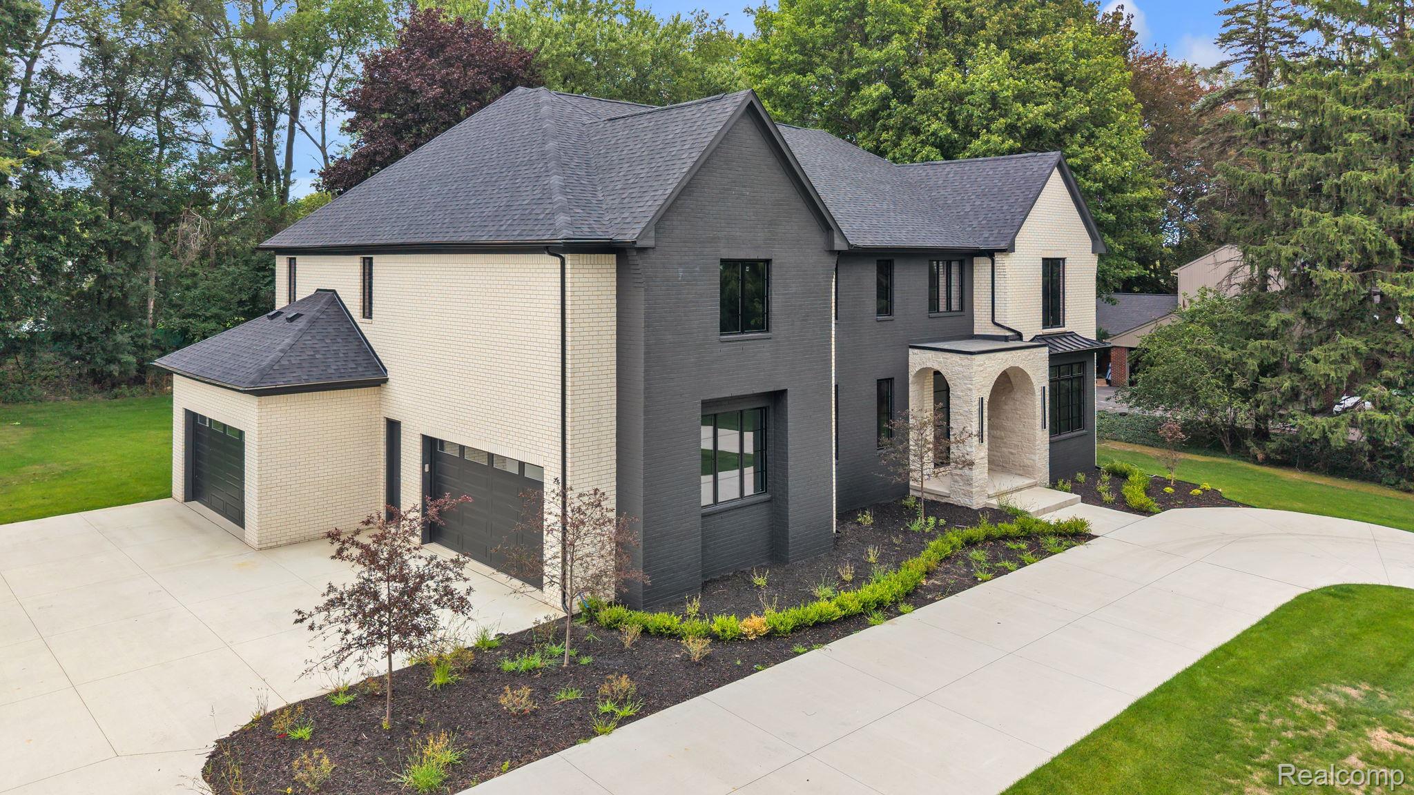 4546 Niagara Lane