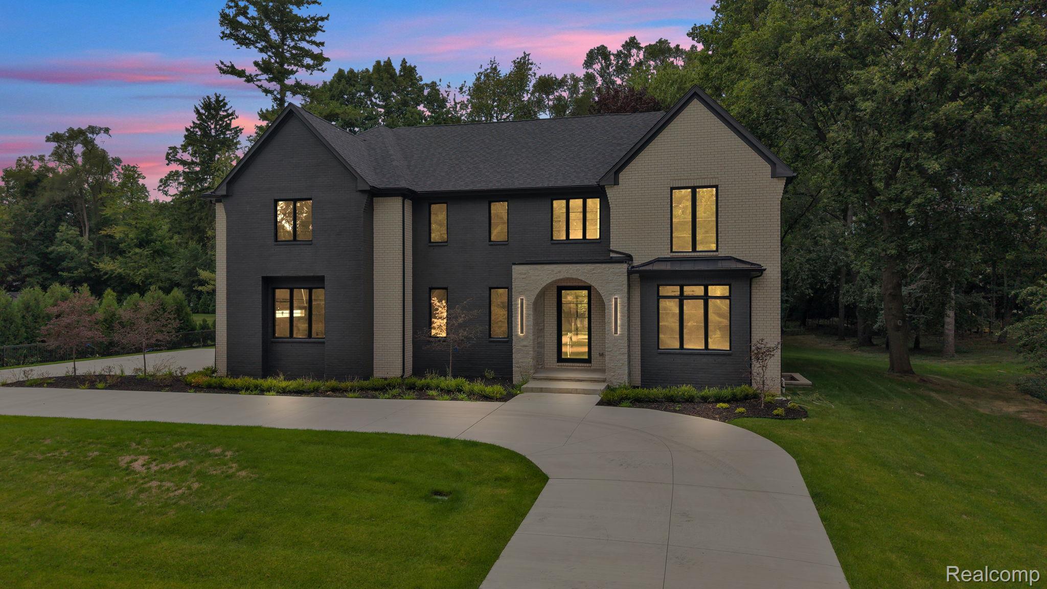4546 Niagara Lane