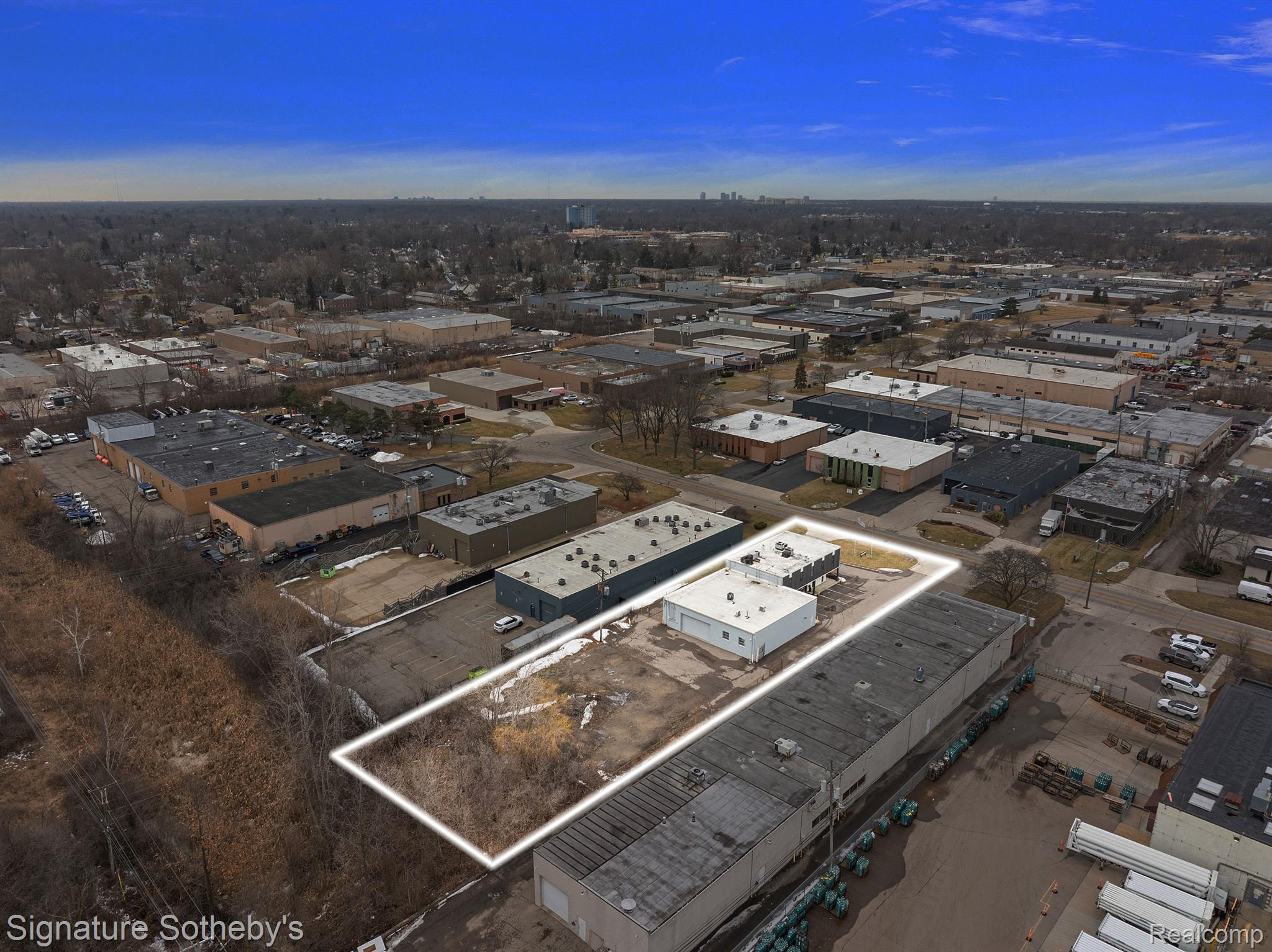 1216 COMBERMERE Drive