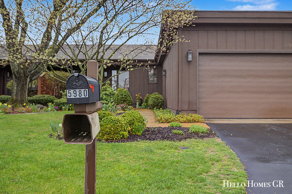 5980 Parview Drive SE