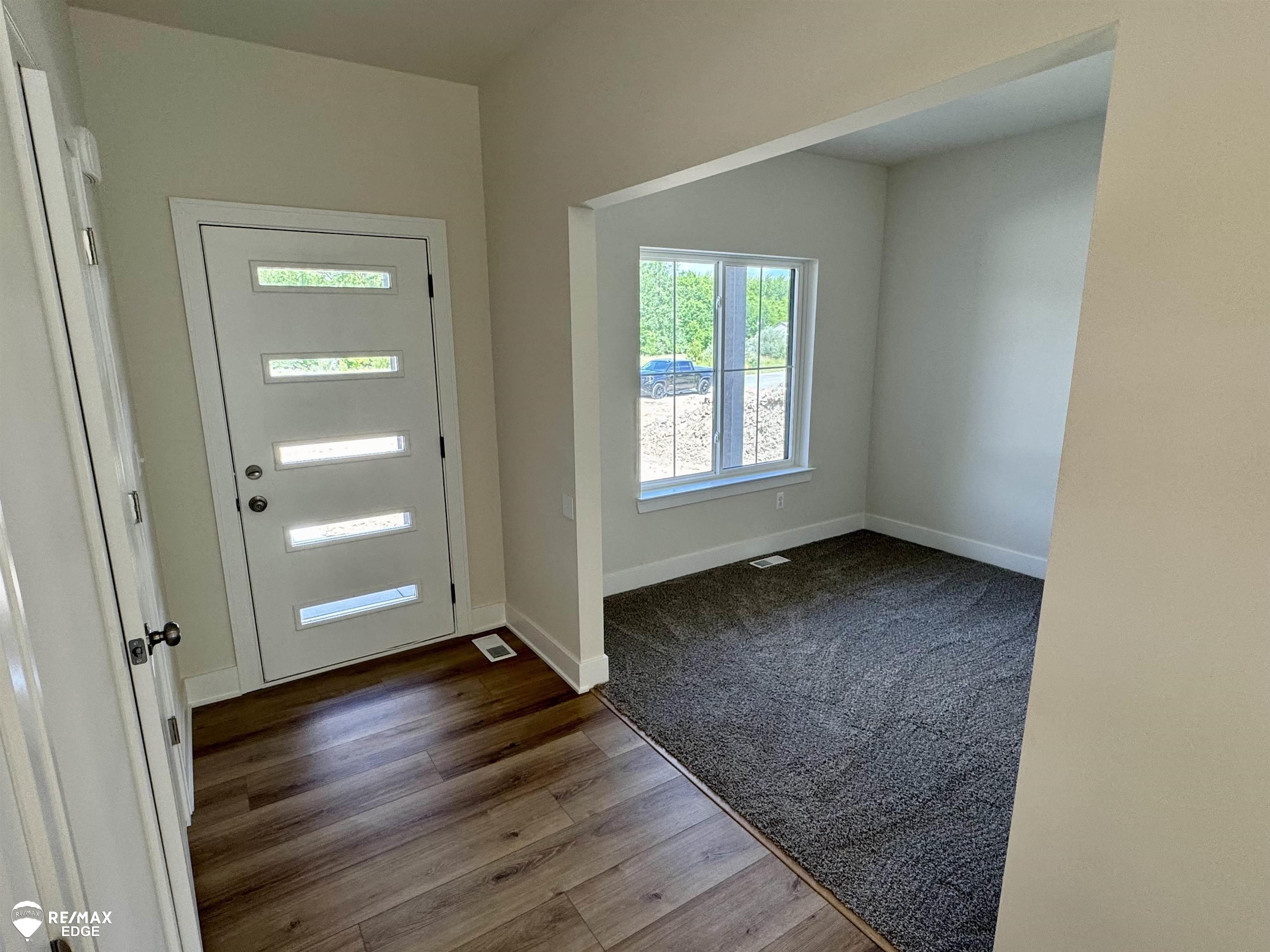 8092 Peninsula Circle