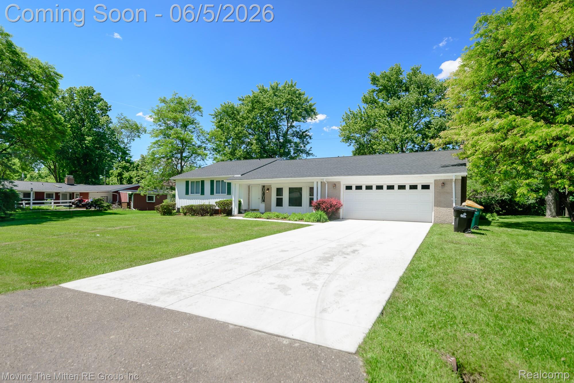23735 W Newell Circle