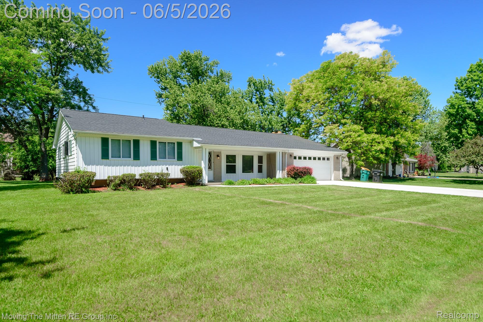 23735 W Newell Circle