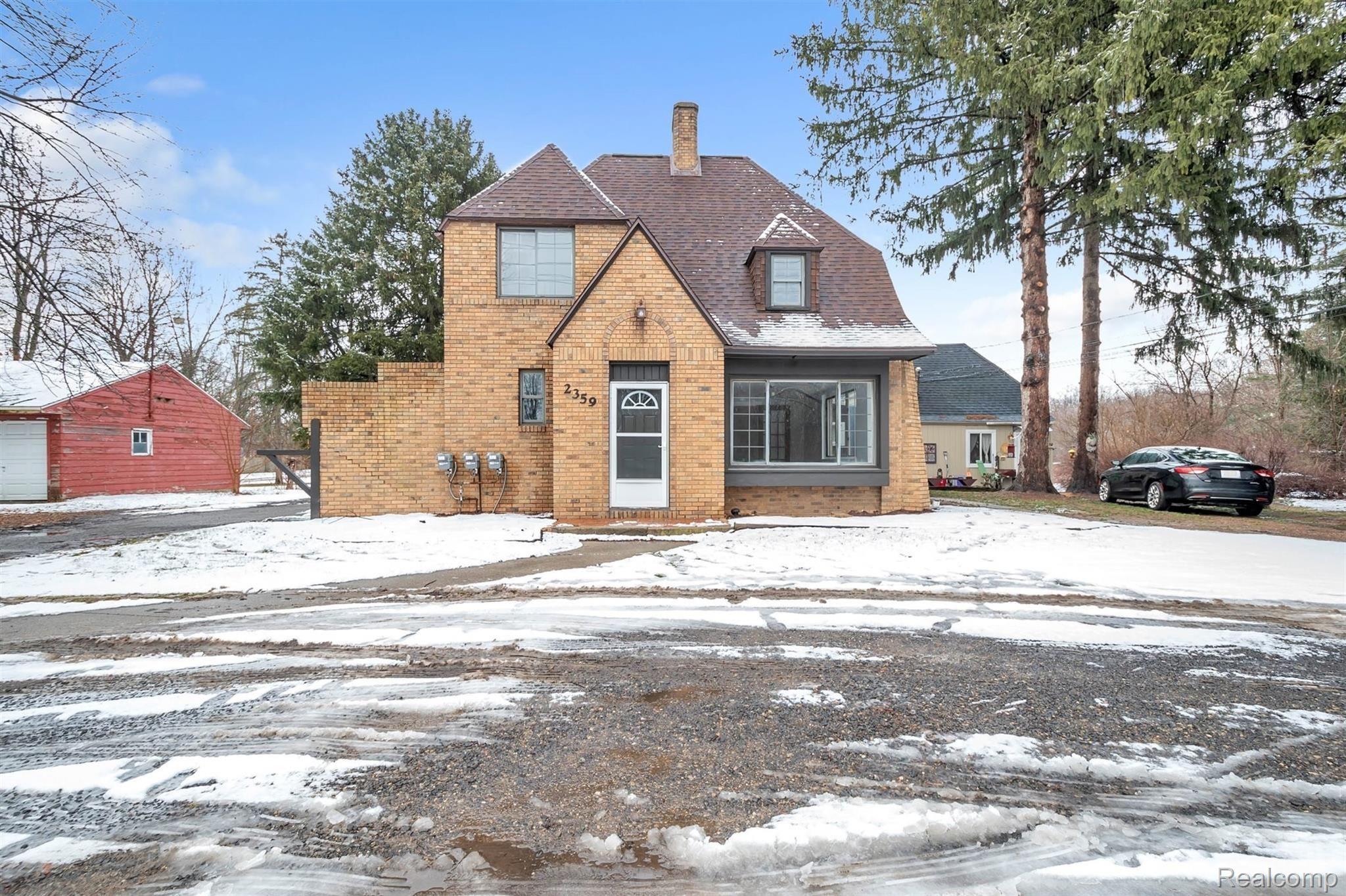 2359 E GRAND RIVER Road