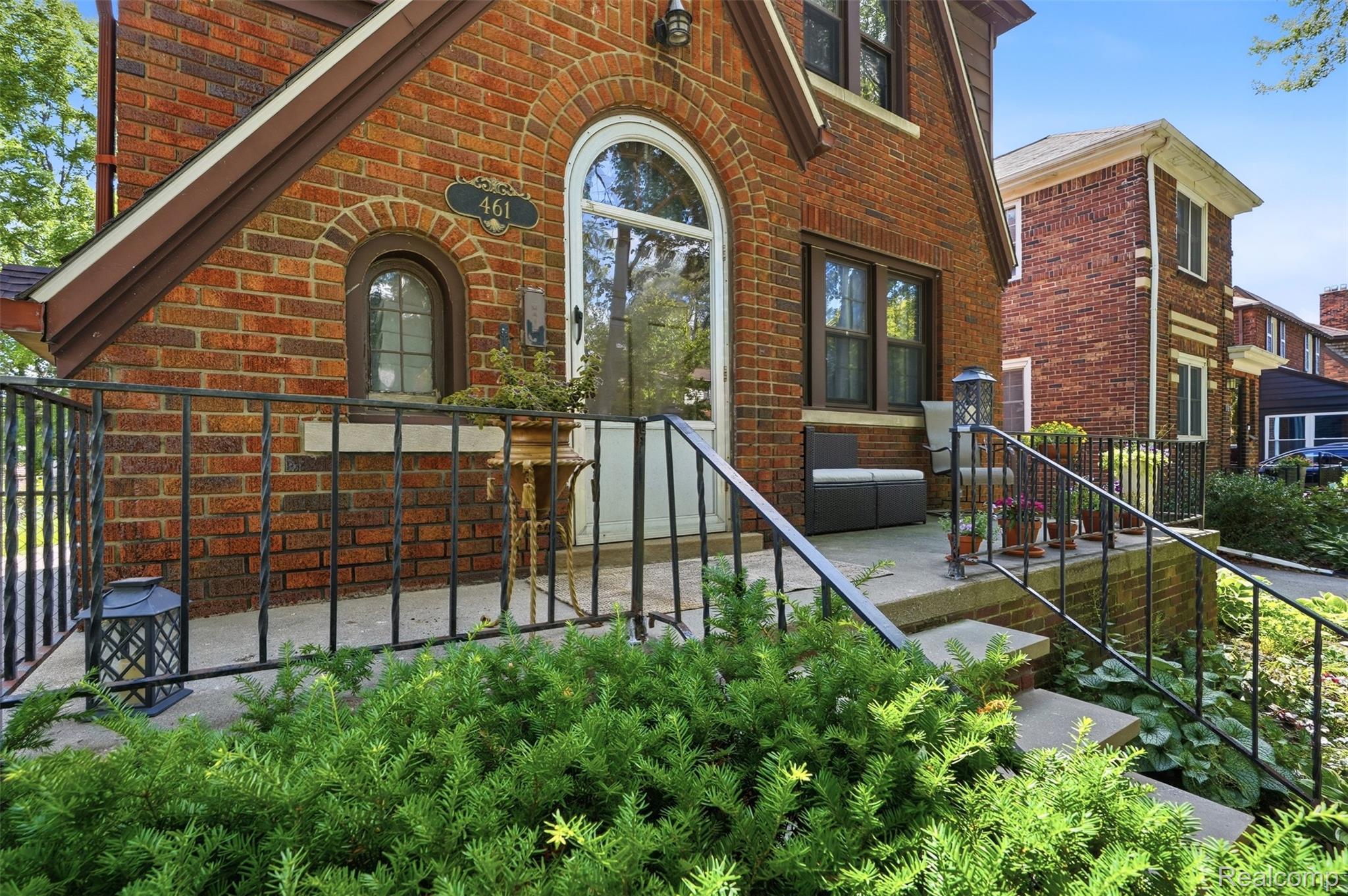 461 Manor Street