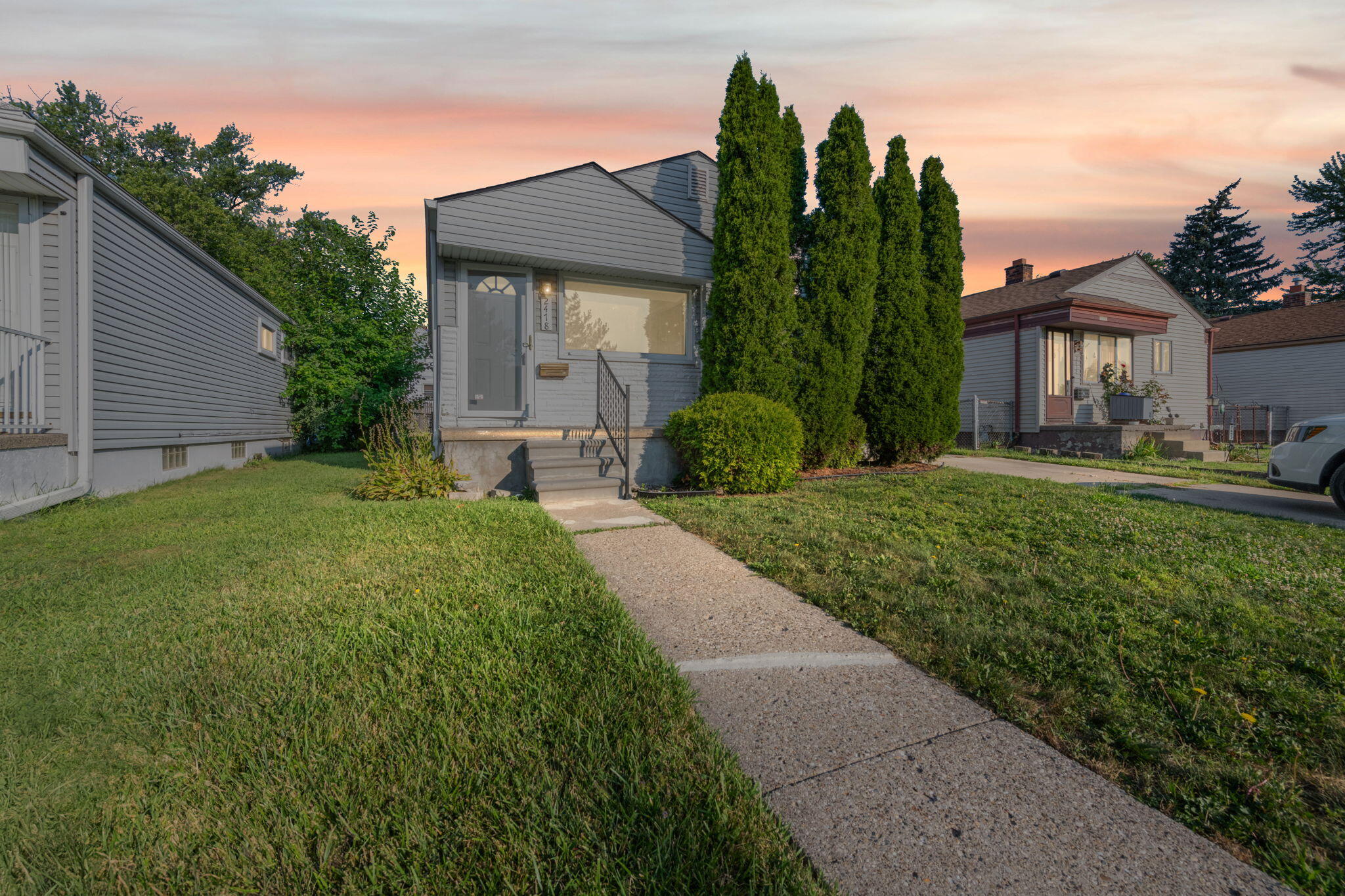 2478 River Drive