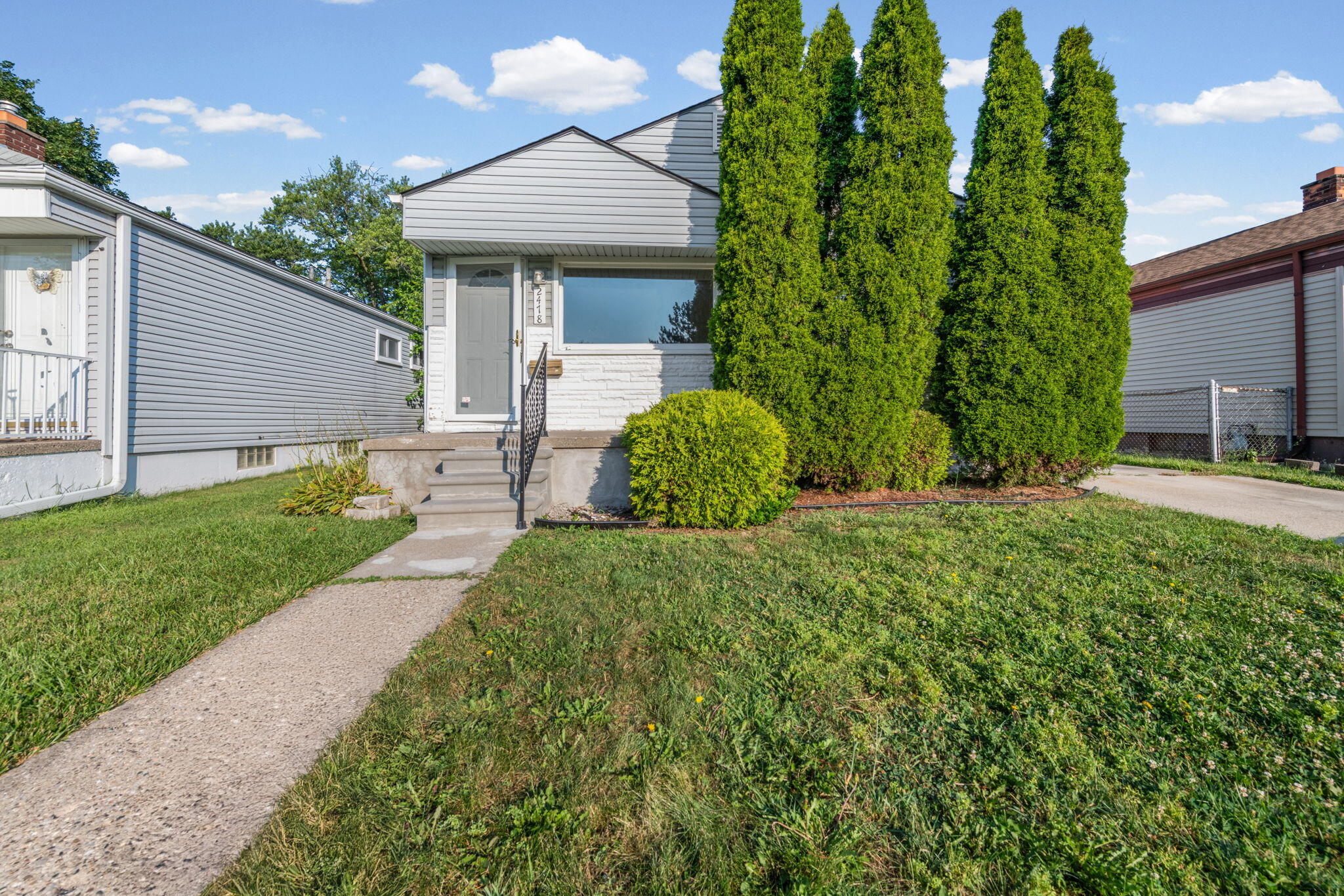 2478 River Drive
