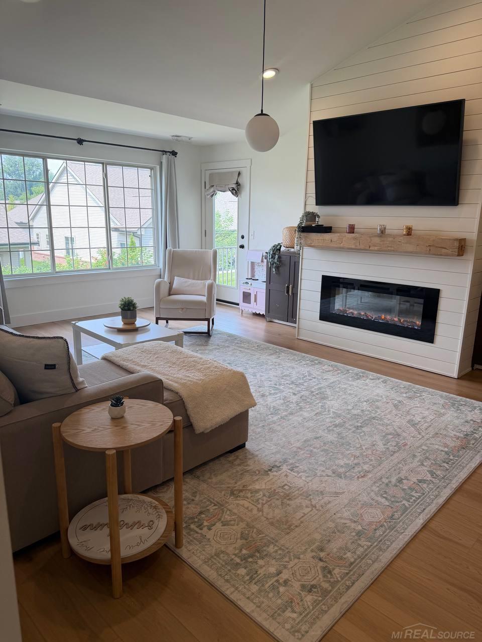 45543 Hidden view Court